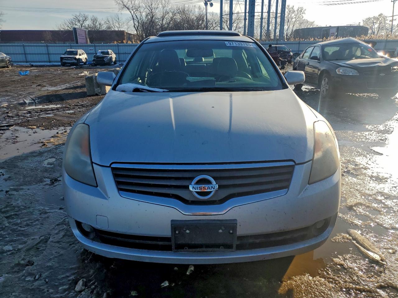 Nissan Altima 2.5 Image 2