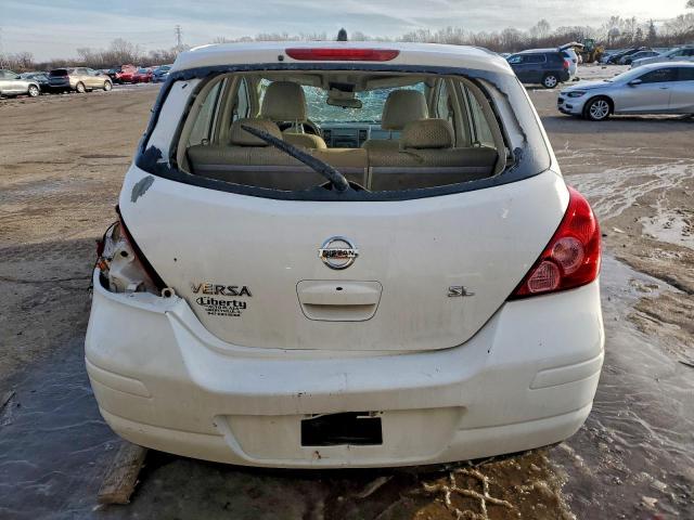 Nissan Versa S Image 8