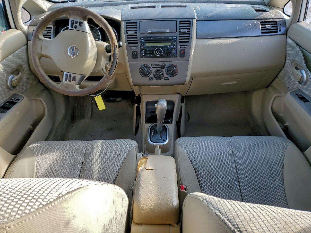 Nissan Versa S Image 6