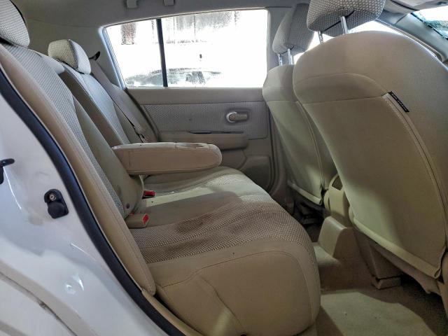 Nissan Versa S Image 4