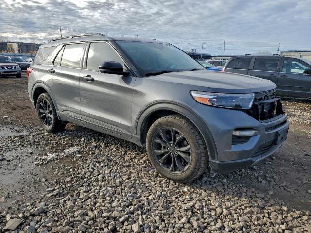 Ford Explorer Limited Image 3