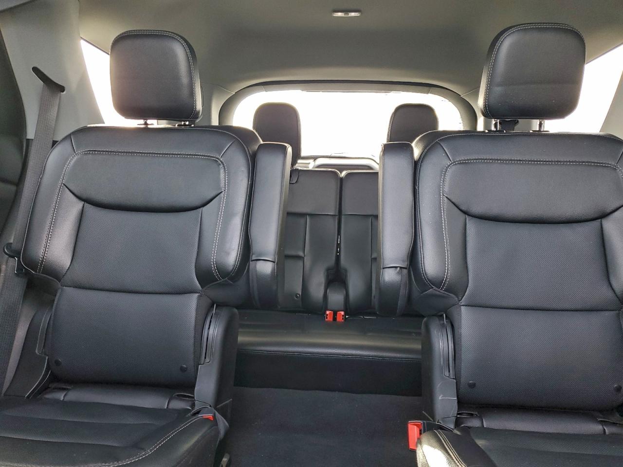 Ford Explorer Limited Image 7