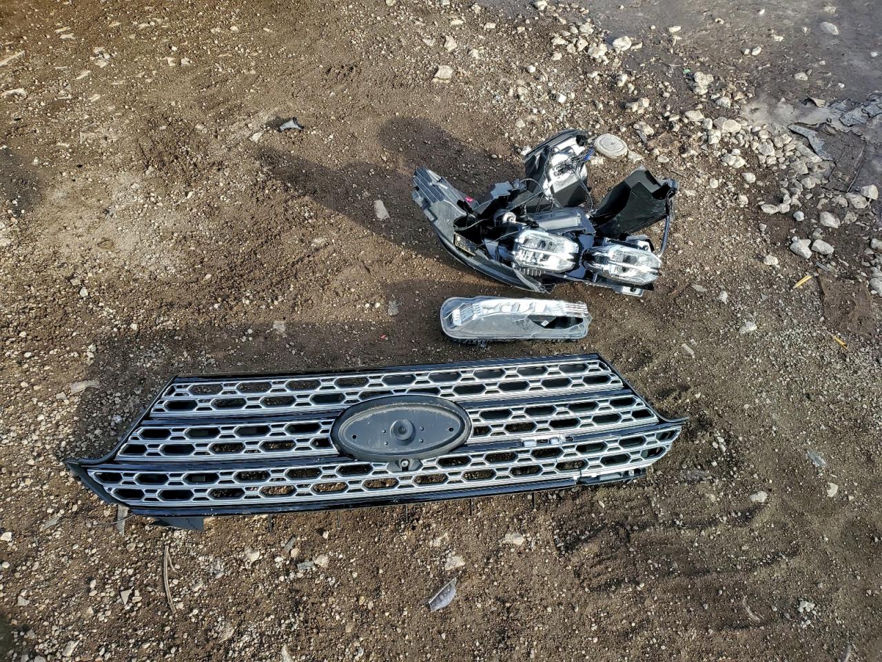 Ford Explorer Limited Image 11