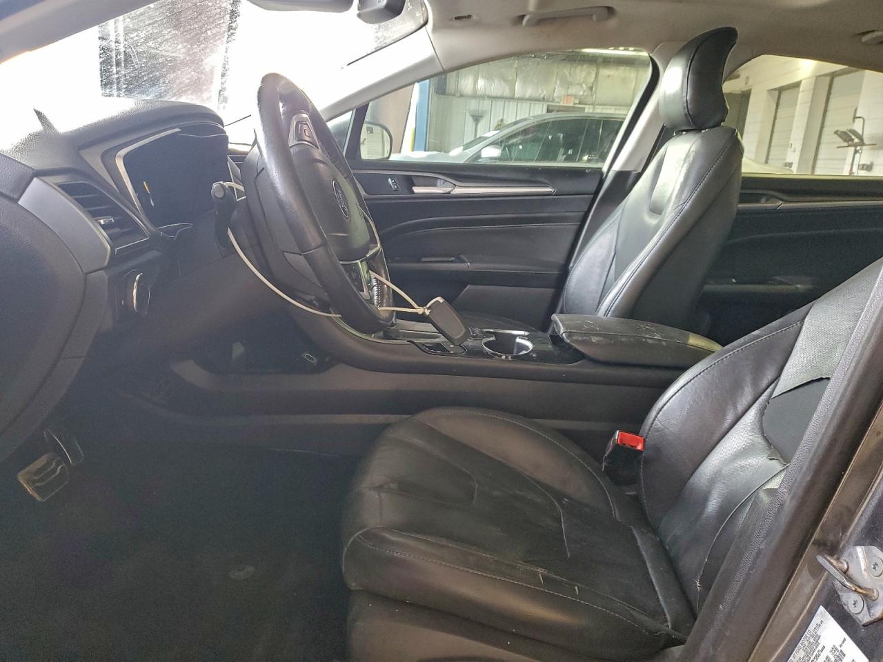 Ford Fusion Titanium Image 9