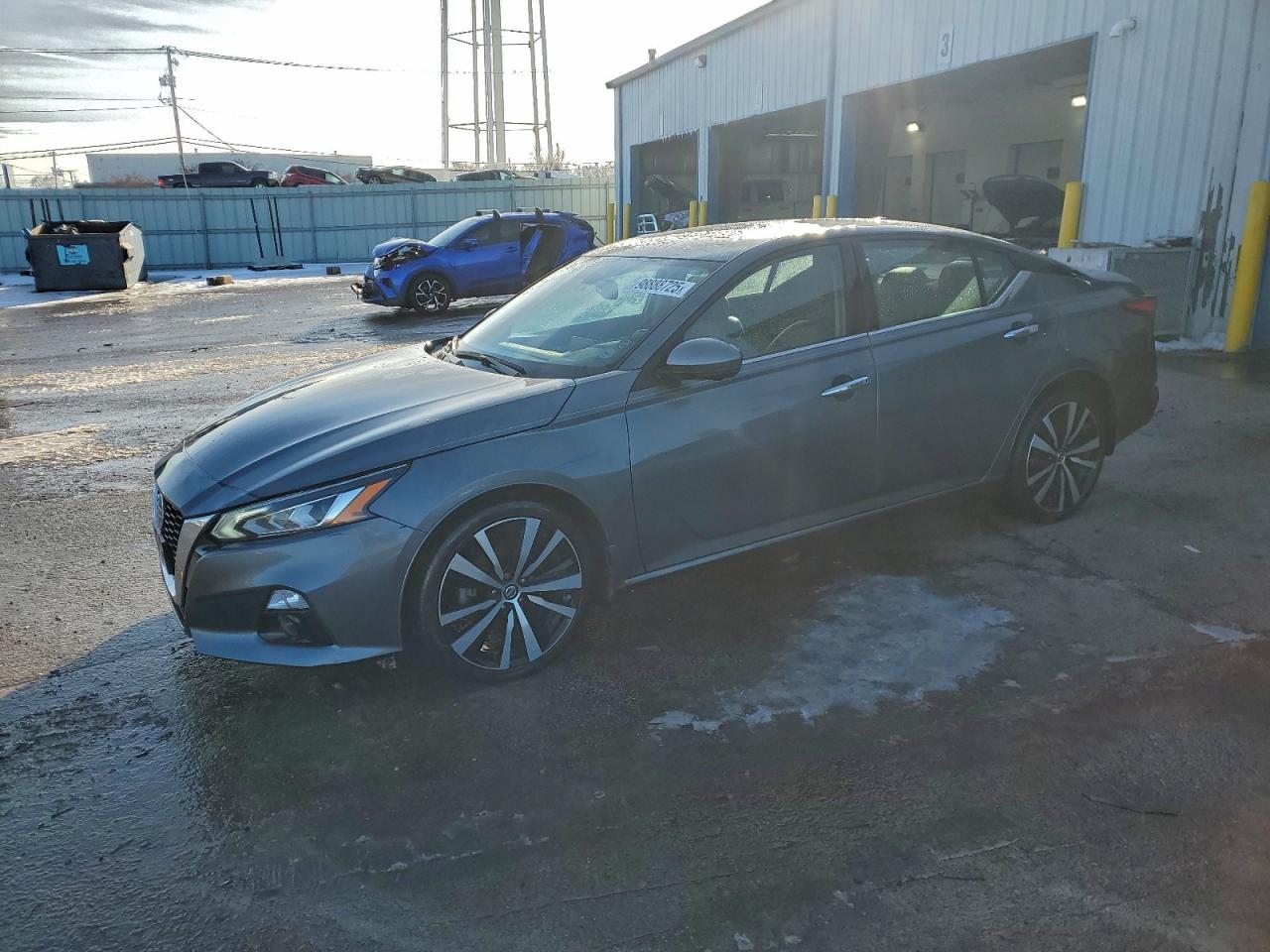 Nissan Altima Platinum Image 1