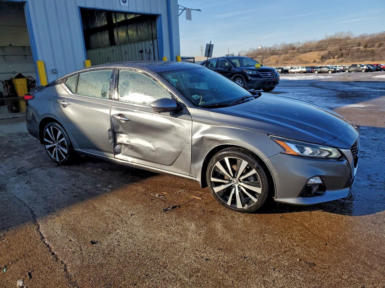 Nissan Altima Platinum Image 11