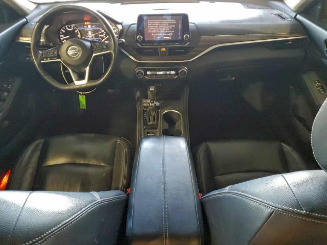 Nissan Altima Platinum Image 10