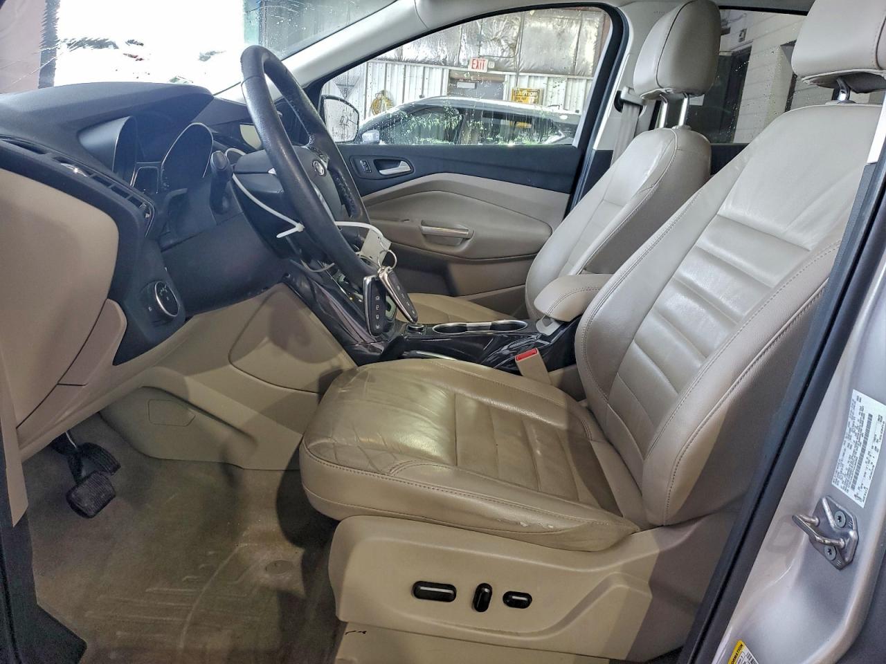 Ford Escape Titanium Image 5