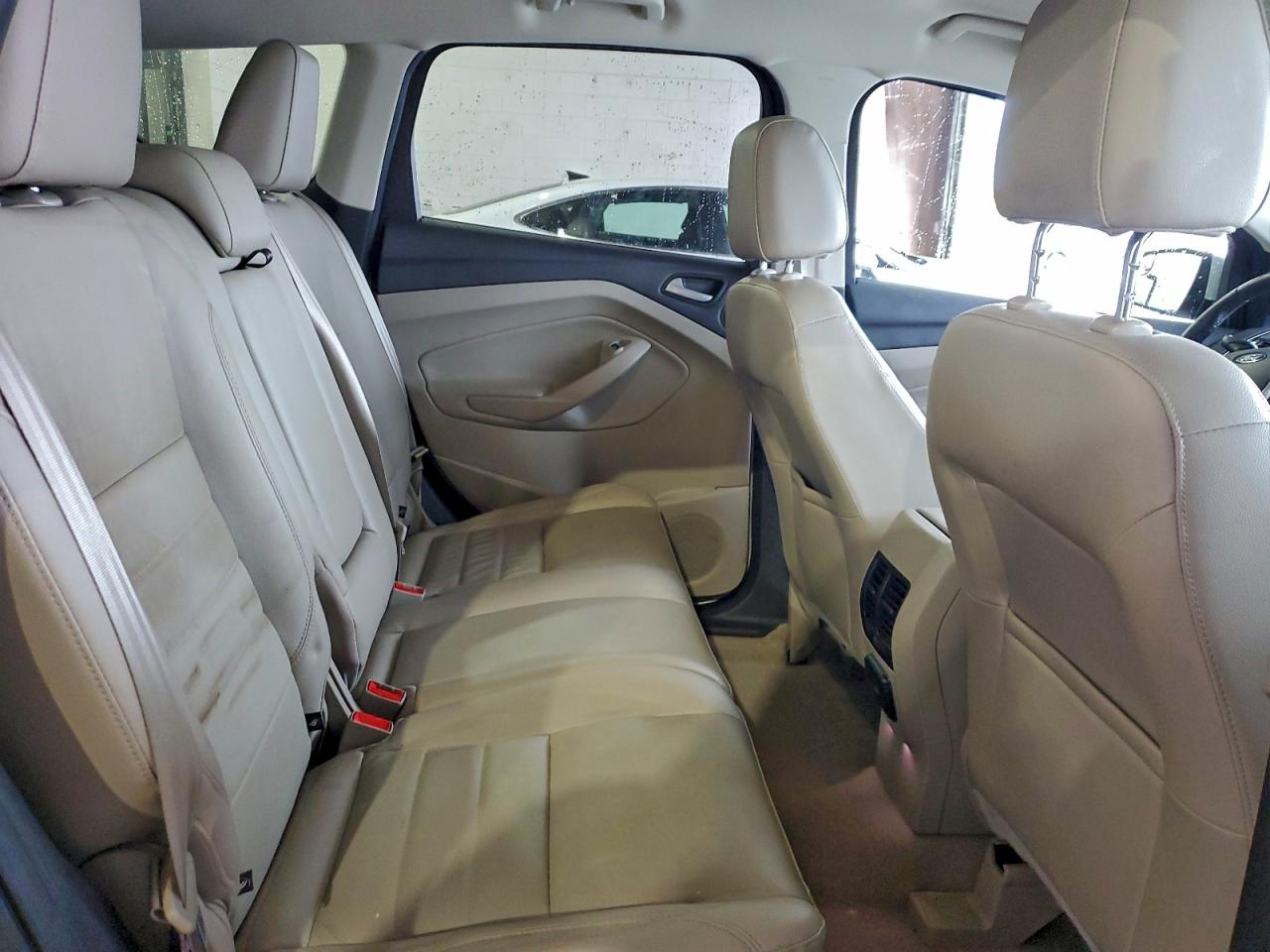 Ford Escape Titanium Image 10