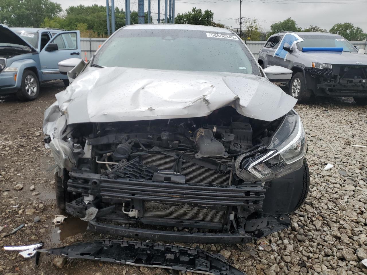 Nissan Versa Sv Image 11