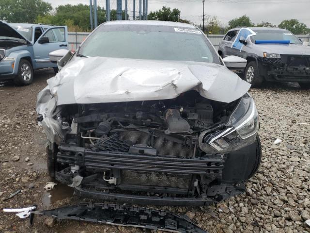 Nissan Versa Sv Image 11