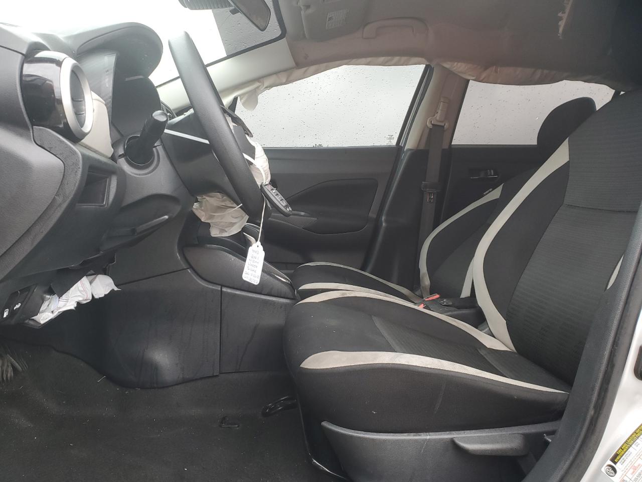 Nissan Versa Sv Image 10