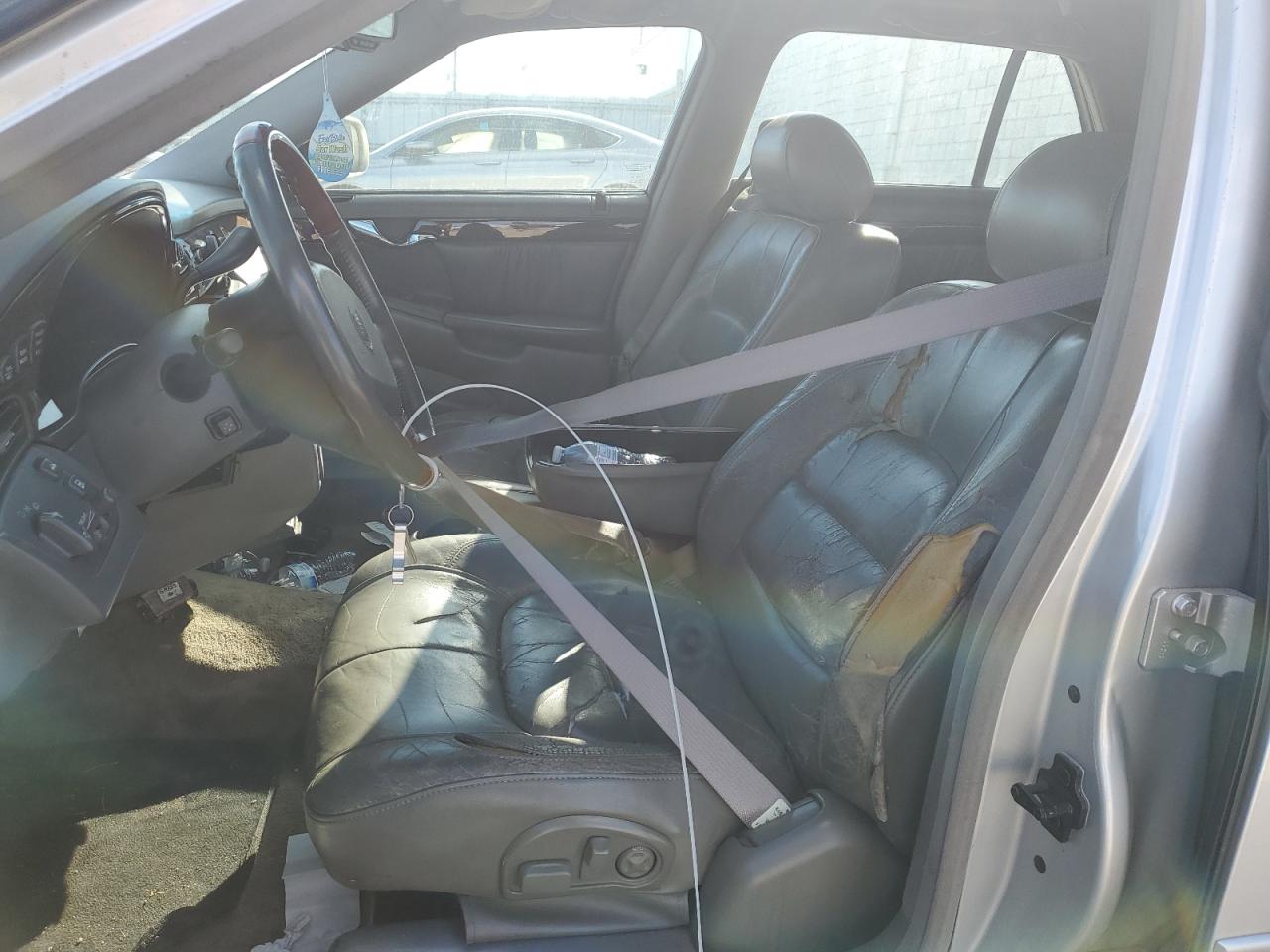 Cadillac DeVille Dhs Image 2