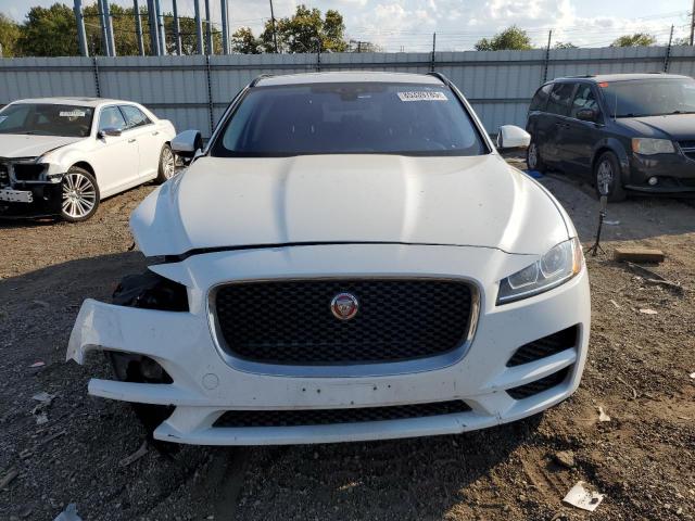 Jaguar F-PACE Premium Image 11