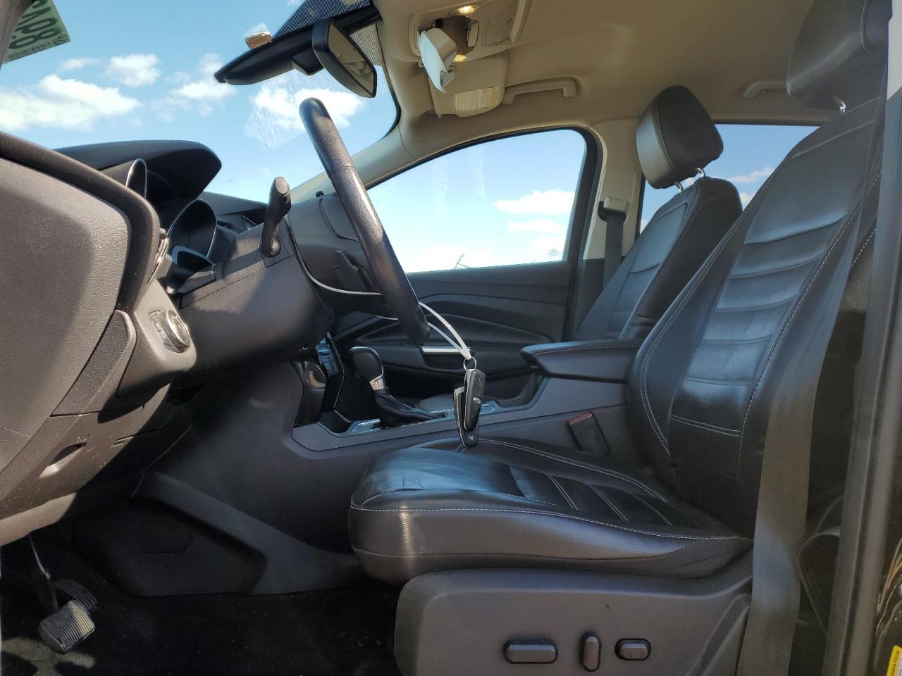 Ford Escape Titanium Image 10