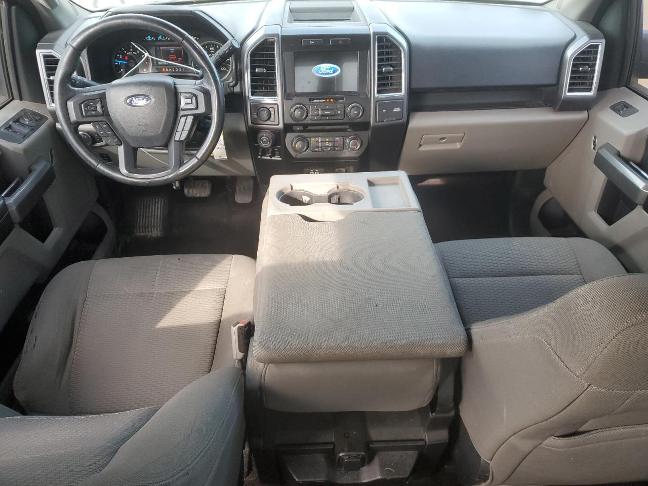 Ford F-150 Supercrew Image 8