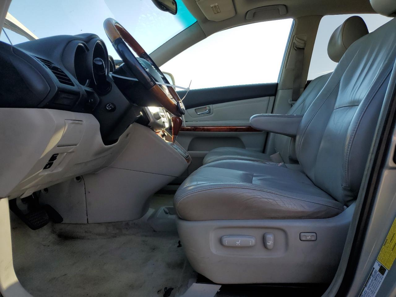 Lexus RX 330 Image 5