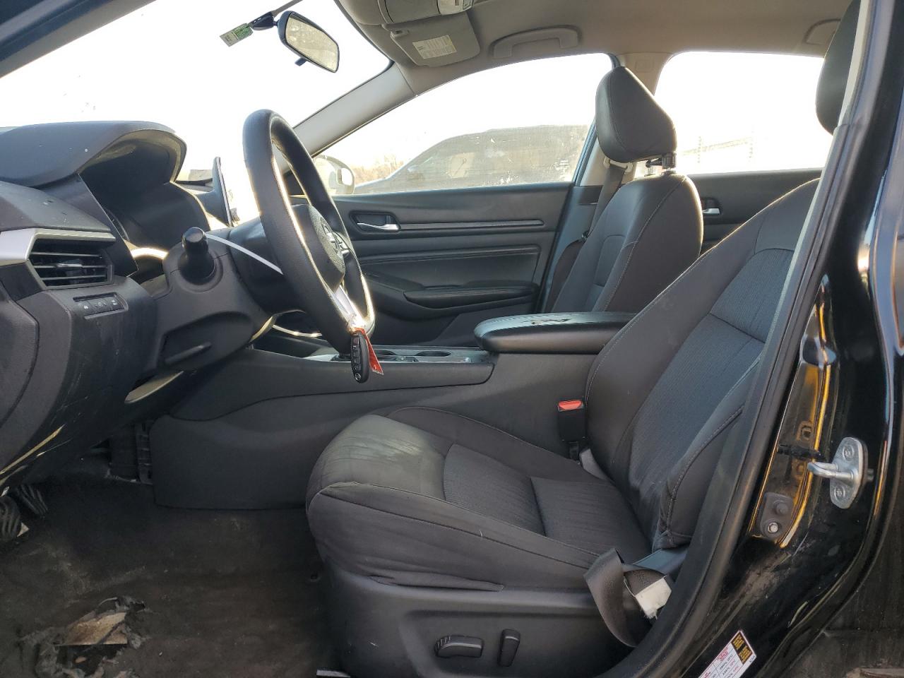 Nissan Altima S Image 9