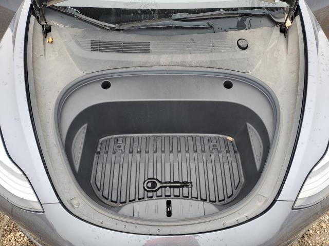 Tesla Model 3 Image 12