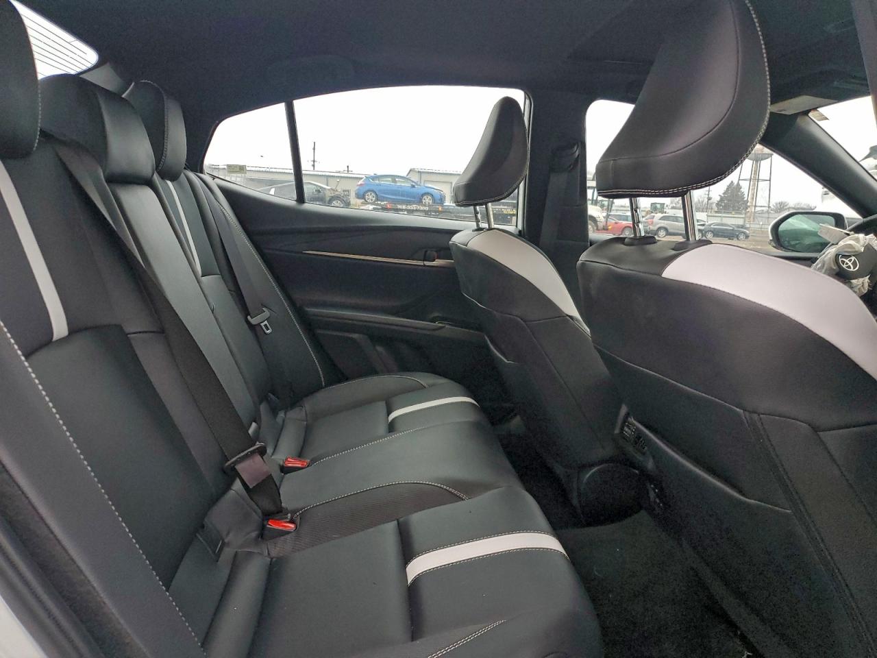 Toyota Camry Xse Image 9