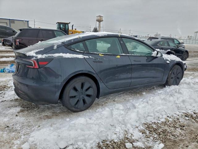 Tesla Model 3 Image 3