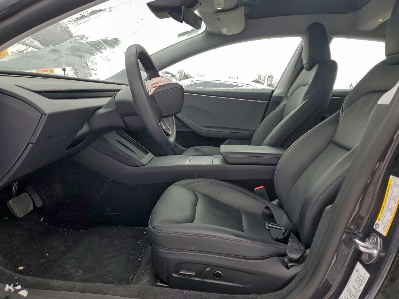 Tesla Model 3 Image 5