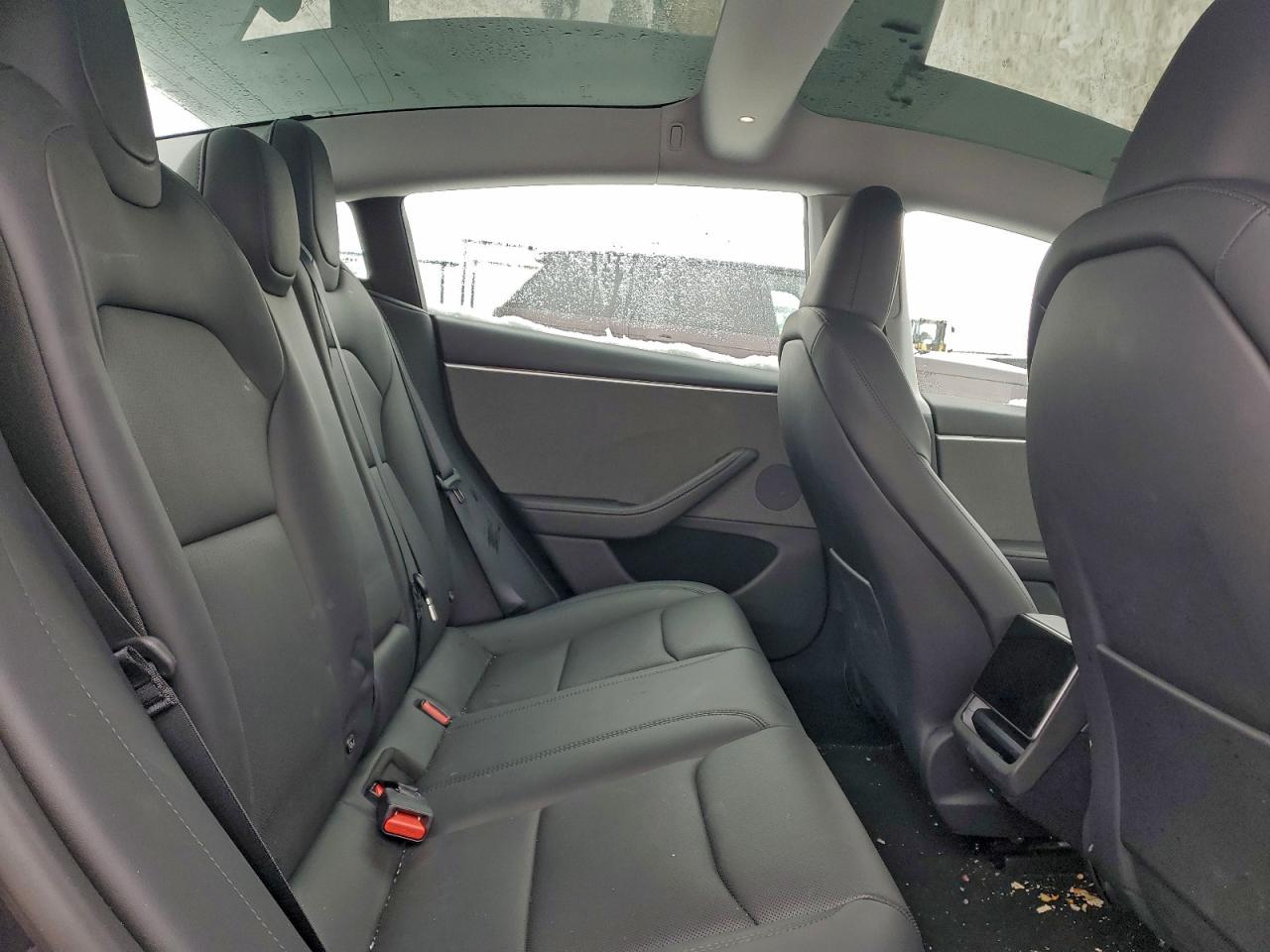 Tesla Model 3 Image 11