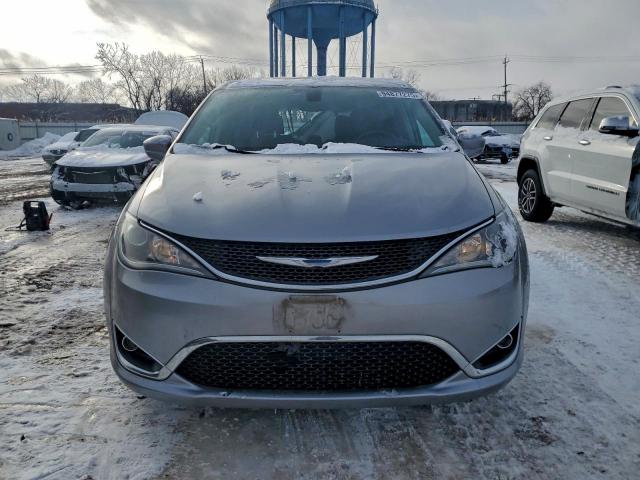 Chrysler Pacifica Touring Plus Image 11