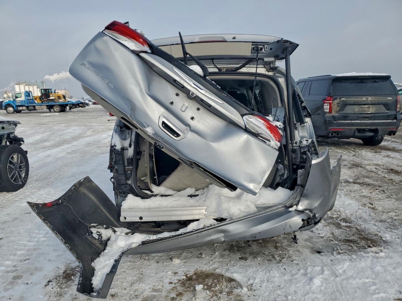 Chrysler Pacifica Touring Plus Image 4