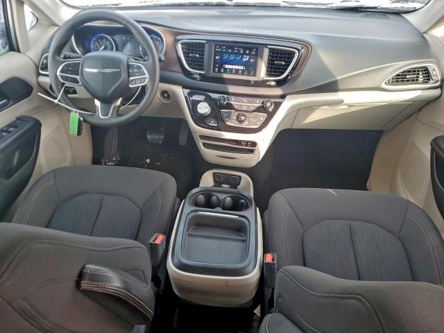 Chrysler Pacifica Touring Plus Image 6