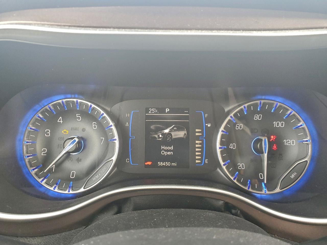 Chrysler Pacifica Touring Plus Image 5