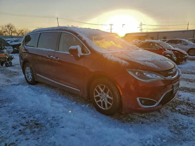 Chrysler Pacifica Touring L Image 10