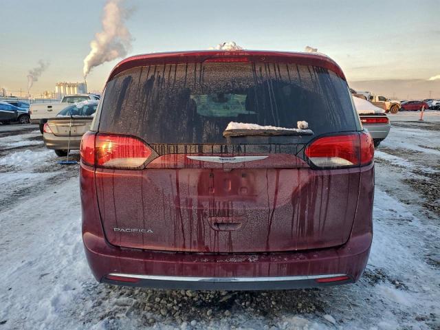 Chrysler Pacifica Touring L Image 12