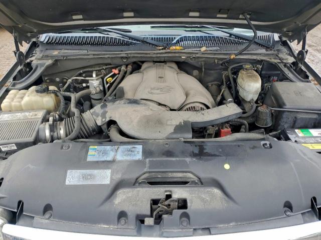 GMC Yukon Denali Image 8