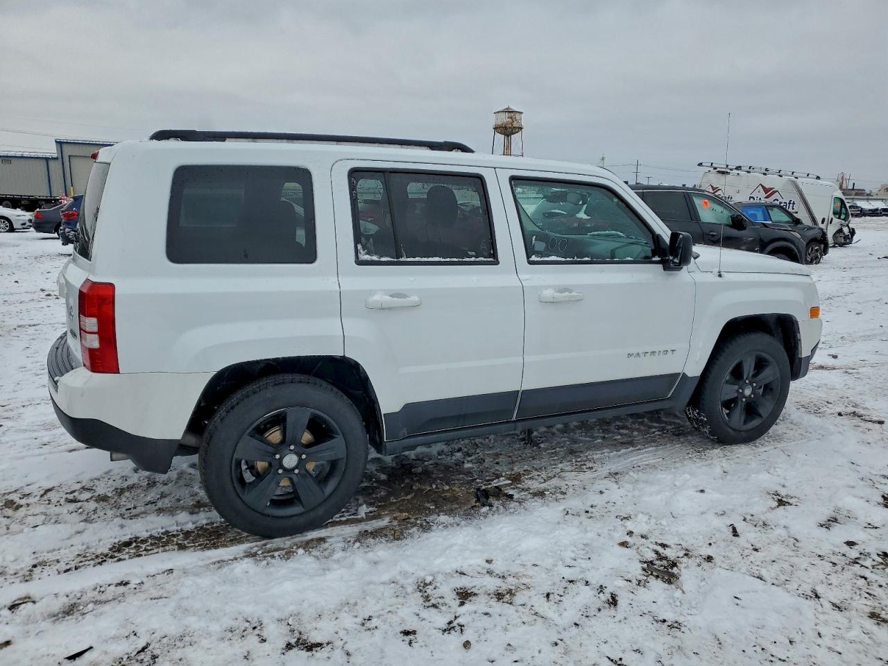 Jeep Patriot Latitude Image 2
