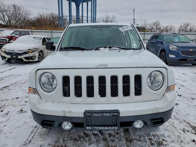 Jeep Patriot Latitude Image 3