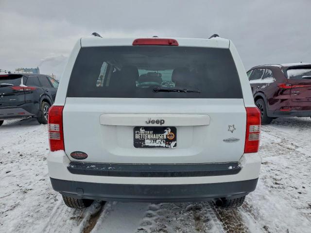Jeep Patriot Latitude Image 6