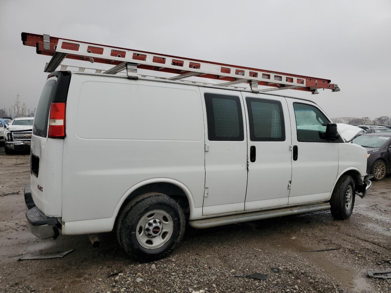 GMC Savana G2500 Image 7