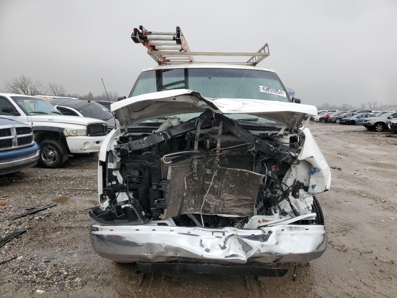 GMC Savana G2500 Image 5