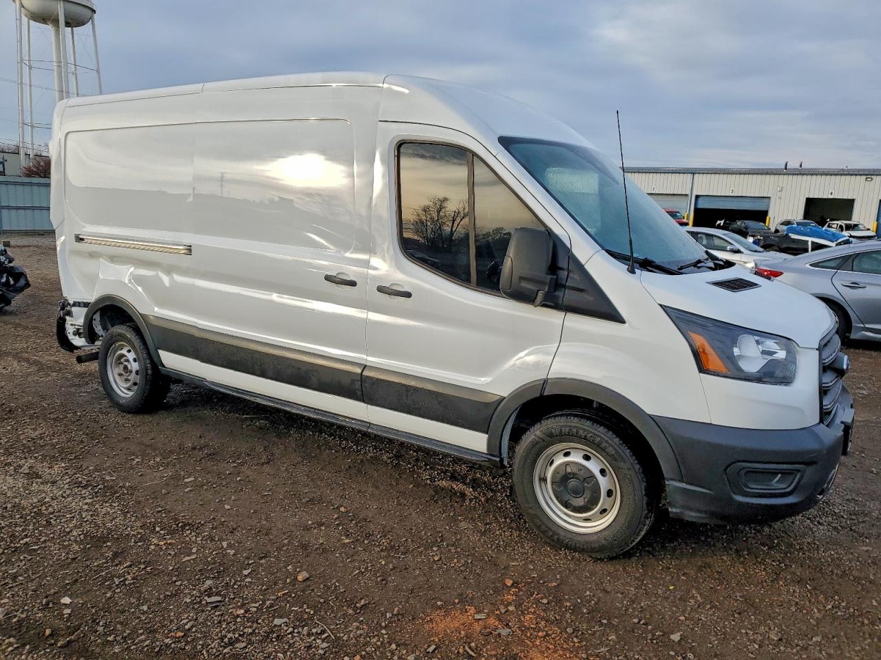 Ford Transit T-250 Image 5