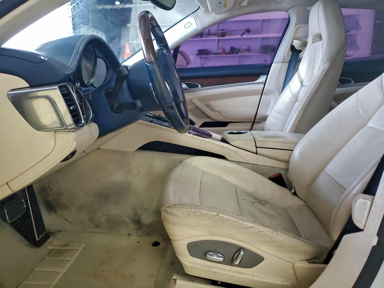 Porsche Panamera 2 Image 4