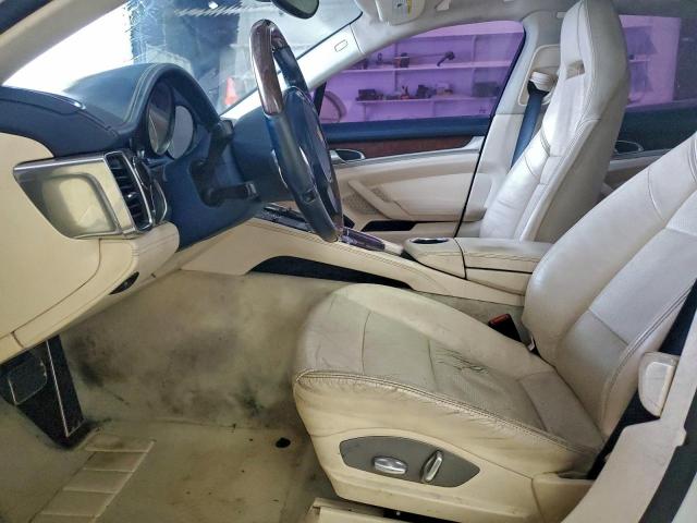 Porsche Panamera 2 Image 4