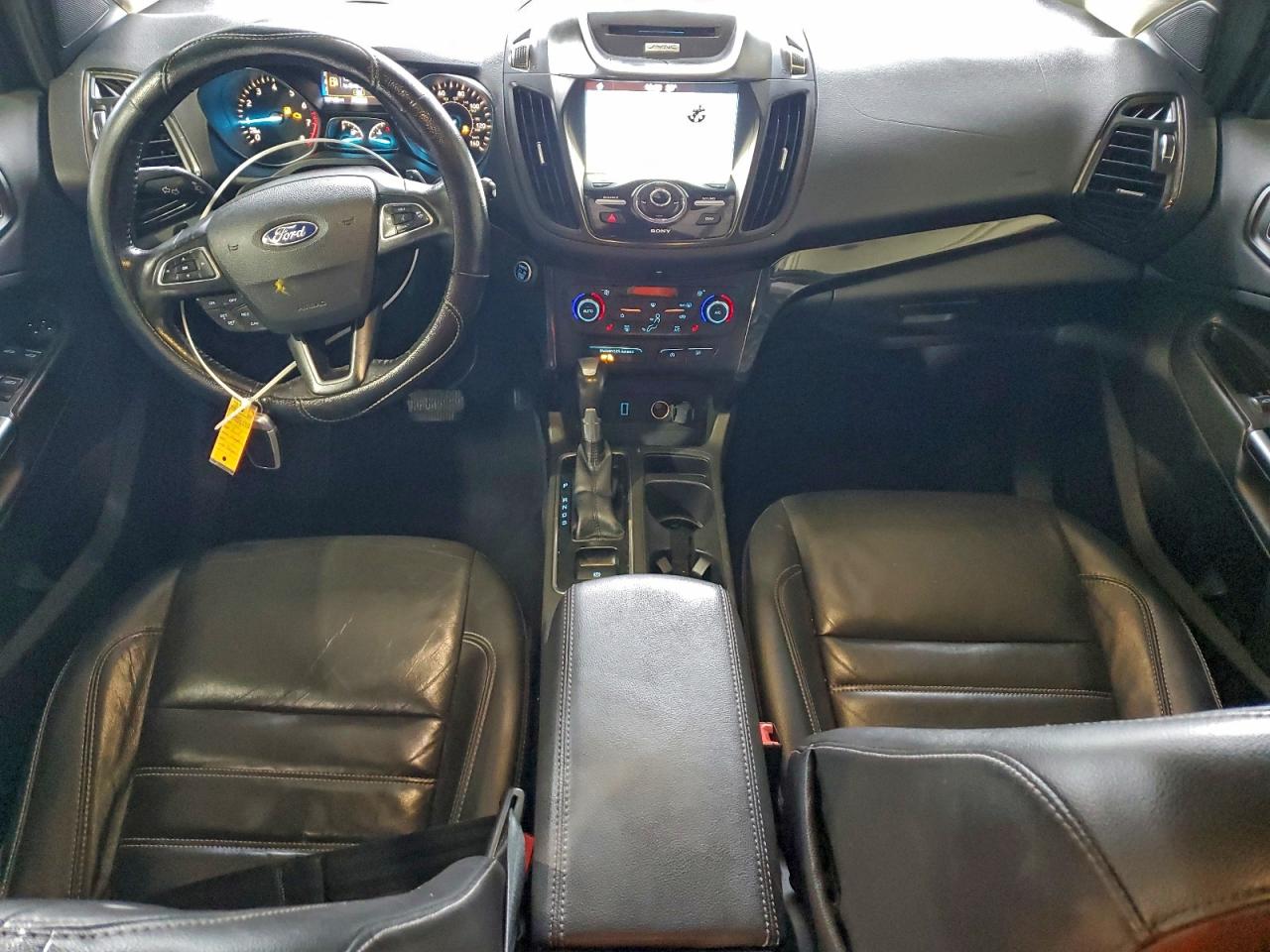 Ford Escape Titanium Image 8