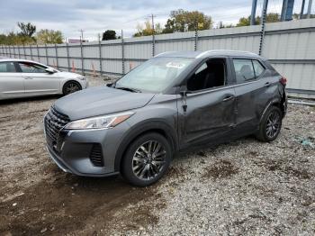  Salvage Nissan Kicks
