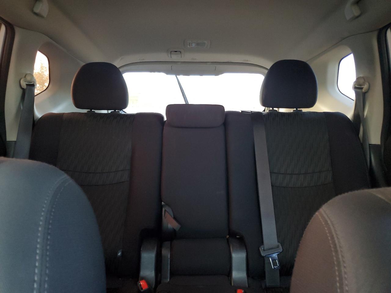 Nissan Rogue S Image 4