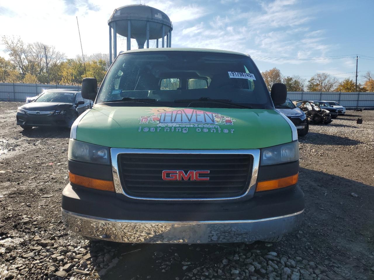 GMC Savana G3500 Image 2