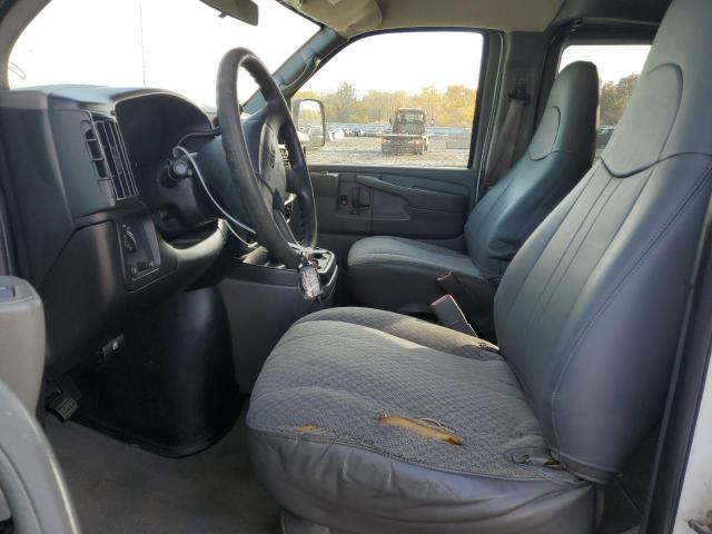 GMC Savana G3500 Image 12