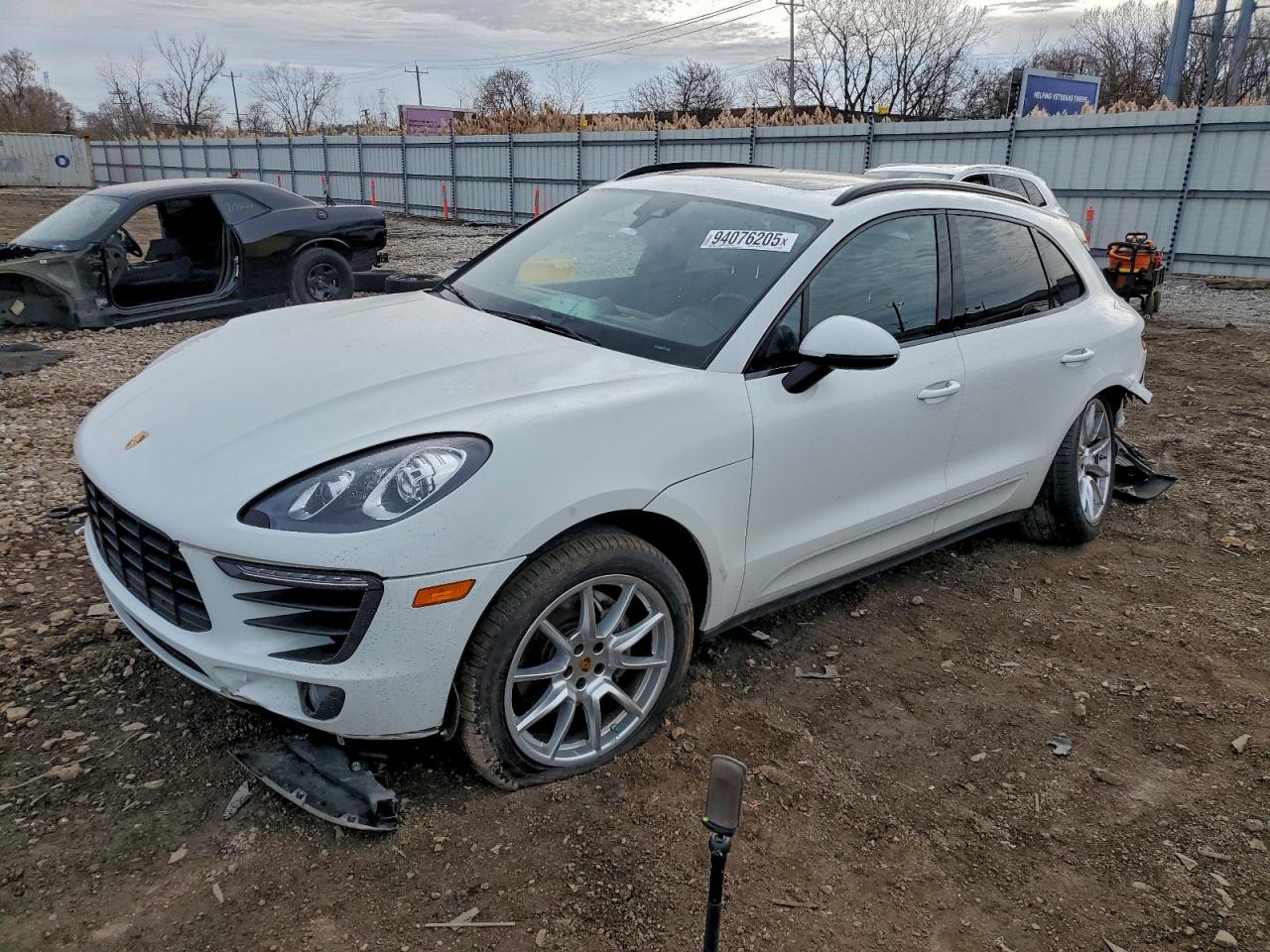 Porsche Macan S Image 1
