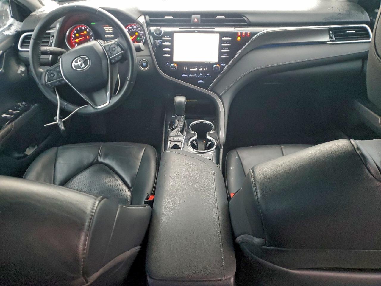 Toyota Camry Xse Image 9