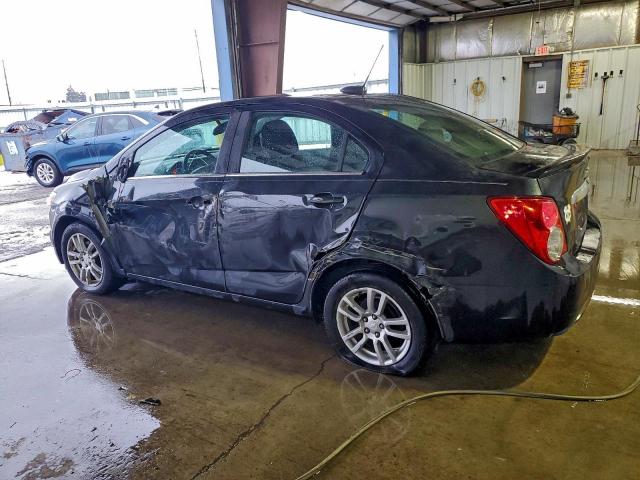 Chevrolet Sonic Lt Image 4